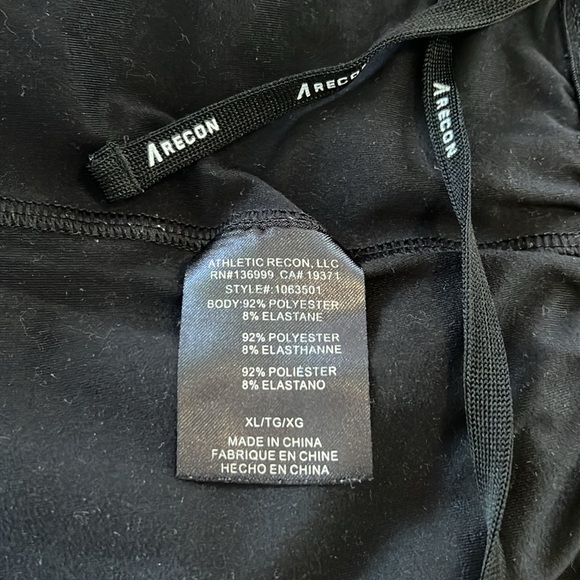 Athletic Arecon workout shorts size XL camo - Picture 6 of 15